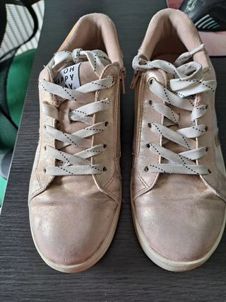 Zapatillas/ sneakers T.35