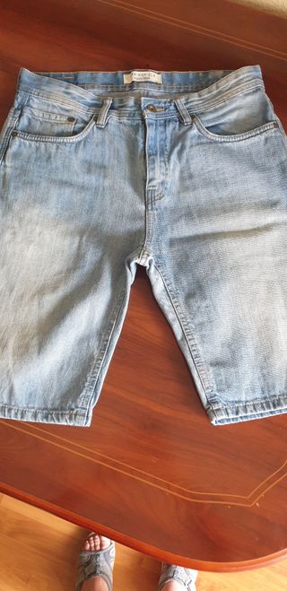 pantalón vaquero corto