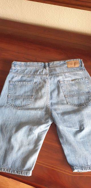 pantalón vaquero corto