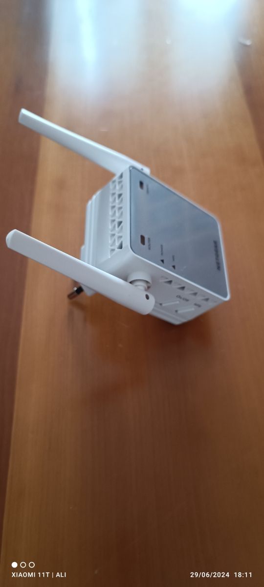 Netgear EX2700 amplificador WIFI