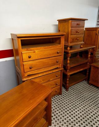 Muebles madera pino