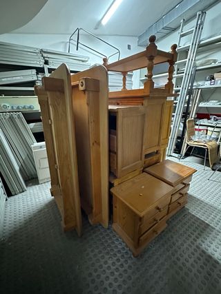 Muebles madera pino