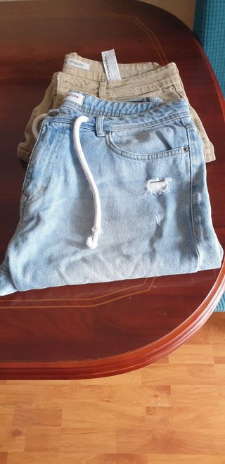 Lote de 3 pantalones cortos de hombre.