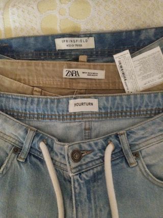 Lote de 3 pantalones cortos de hombre.