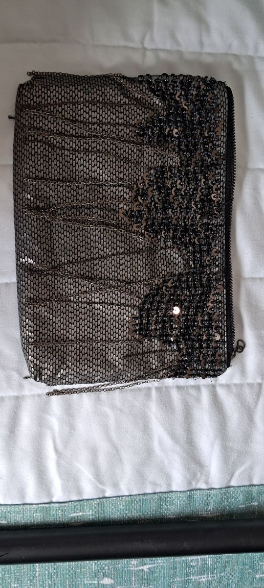 Bolso de mano plateado