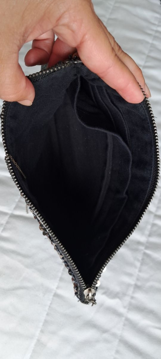 Bolso de mano plateado