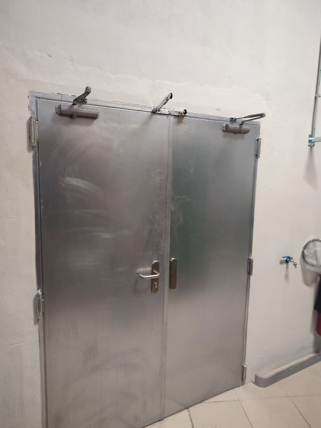 Cerrajeria y carpinteria metalica (herrero)