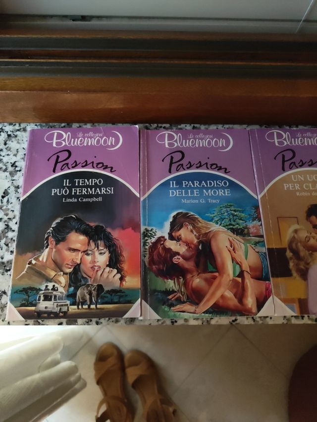 Libri collana Bluemoon