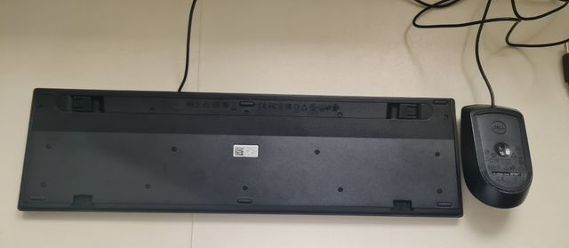 Teclado, ratón y ladrón de puertos USB