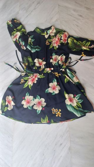 Vestido estampado Zara abertura espalda