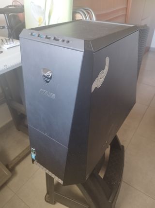 Torre ASUS ROG + nvidia GTX770 4gb (sin disco dur)
