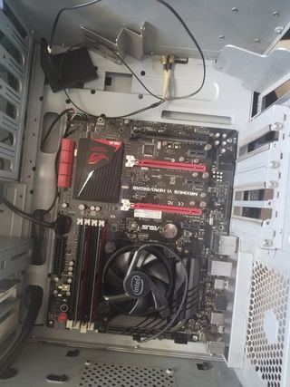 Torre ASUS ROG + nvidia GTX770 4gb (sin disco dur)