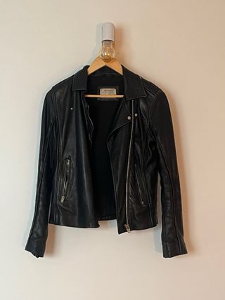 Cazadora de Cuero Negra