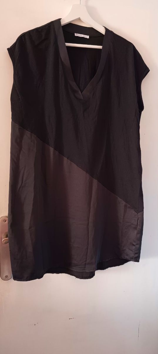 Vestido negro sin mangas