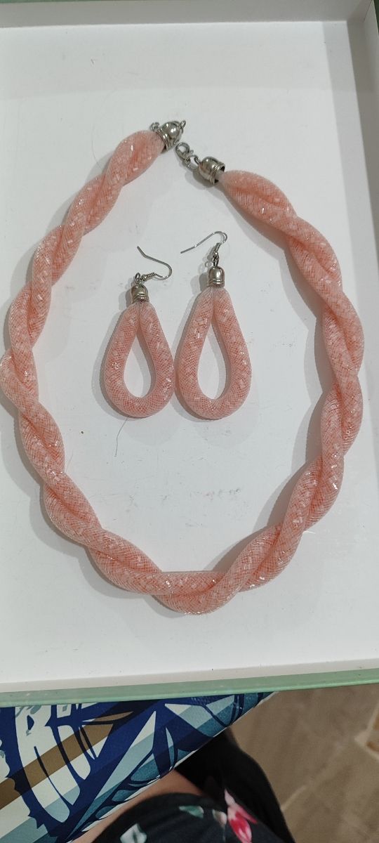 Set collana e orecchini coordinati