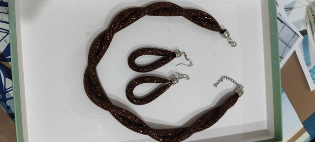 Set collana e orecchini coordinati