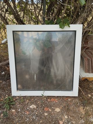 Ventanas, puerta y reja