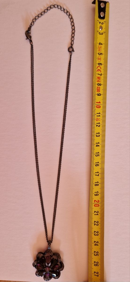 Collar y pendientes a juego