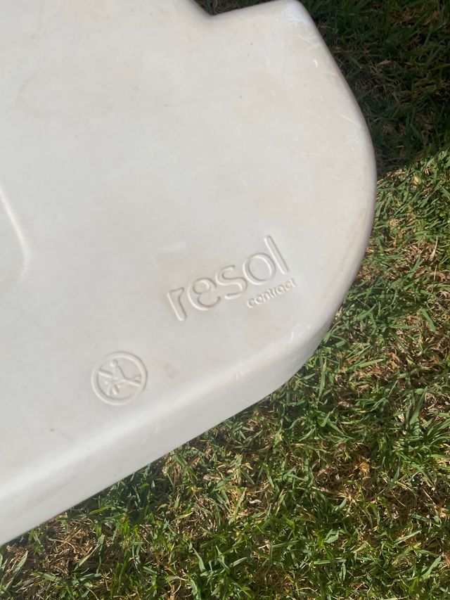 Tumbona resol blanca con posavaso