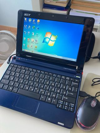 Mini portatil Acer Aspire One Ruso