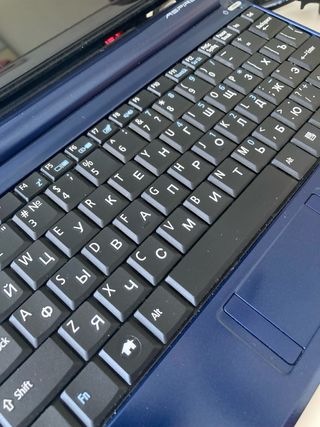 Mini portatil Acer Aspire One Ruso
