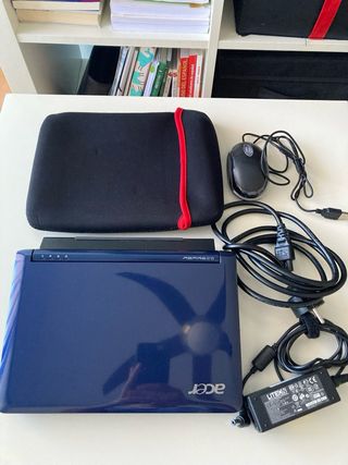 Mini portatil Acer Aspire One Ruso