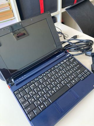 Mini portatil Acer Aspire One Ruso
