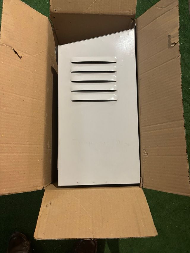 Armario metalico exterior calentador gas nuevo.