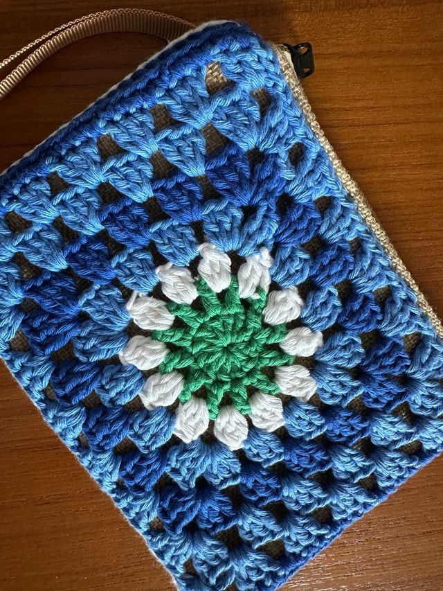 Pochette-astuccio lavorazione granny uncinetto