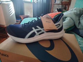 Tênis de corrida asics