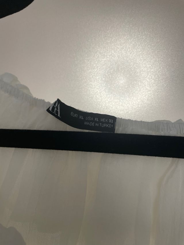 Top blanco escote barco Zara