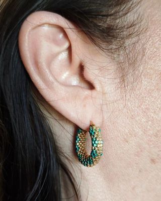 Pendientes artesanales dorados y verdes Mod Congo