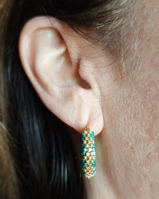 Pendientes artesanales dorados y verdes Mod Congo