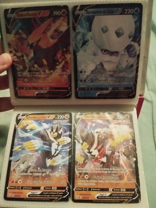 Album lleno de cartas Pokemon