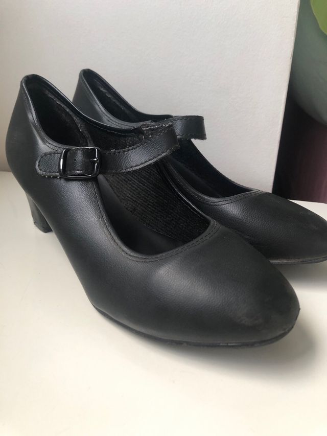 Zapatos flamenco T 34 hechos en España