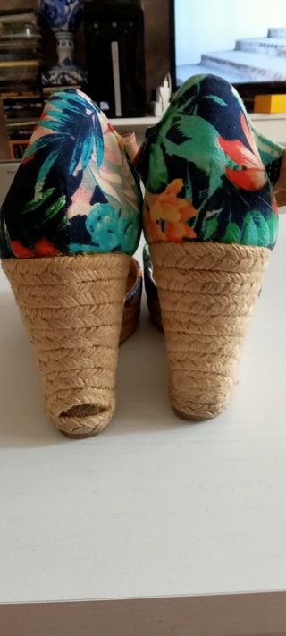 ZUECOS DE ESPARTO TALLA 37