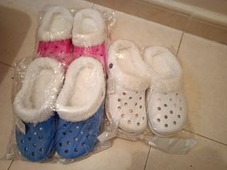 ZUECOS DE GOMA TALLA 38