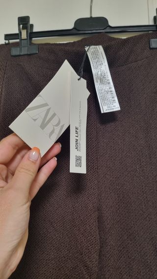 Pantalón canalé Zara