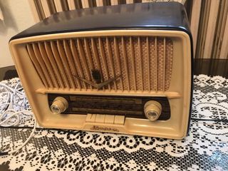 Lote radios y tocadiscos antiguos