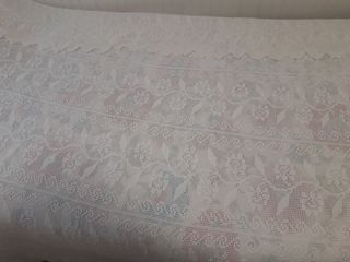 Colcha artesanal de ganchillo