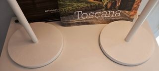 Lampara IKEA Rodd con cobertor rosa HEMSTA