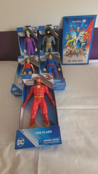 Album y colección muñecos superhéroes DC