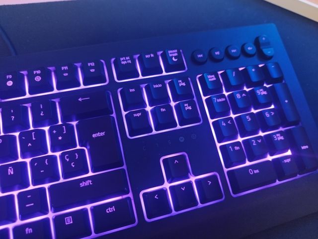 Teclado Razer Cynosa V2