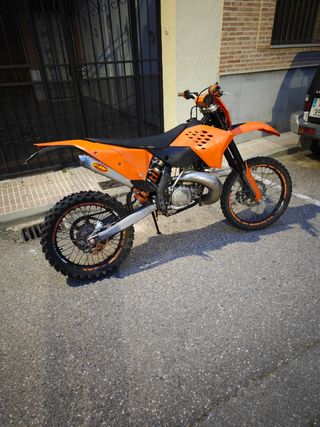 Cambio o vendo KTM EXC 250 2T ITV