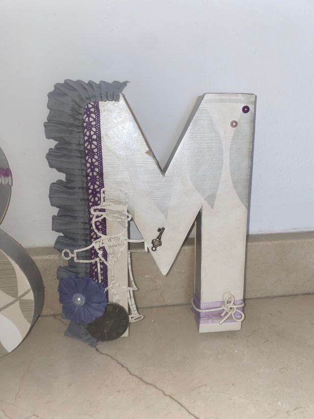 Letras iniciales S & M