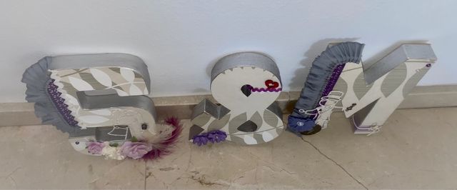 Letras iniciales S & M