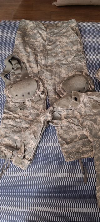 Traje militar americano ACO ACU