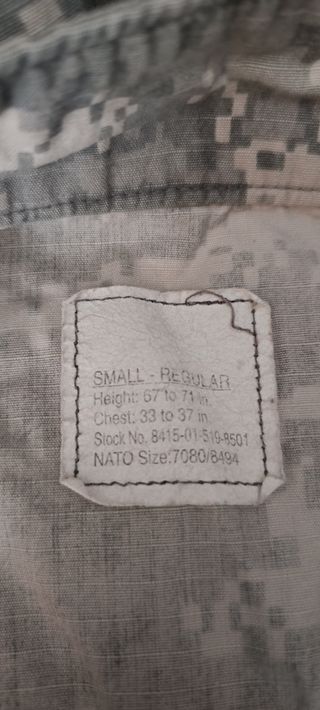 Traje militar americano ACO ACU