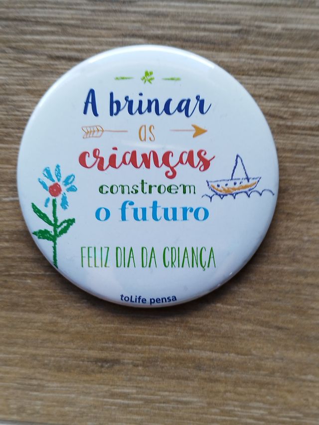 Conjunto de 2 pregadeiras para colecionadores