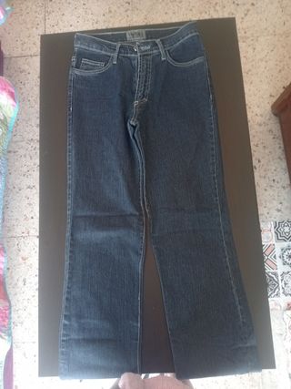 VENDO PANTALON VAQUERO MARCA VERSACE 